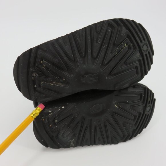 Ugg Toddler 7 US 6 UK 1167315T Kids Classic Mini Pearlized Boot Black Winter - Picture 13 of 15